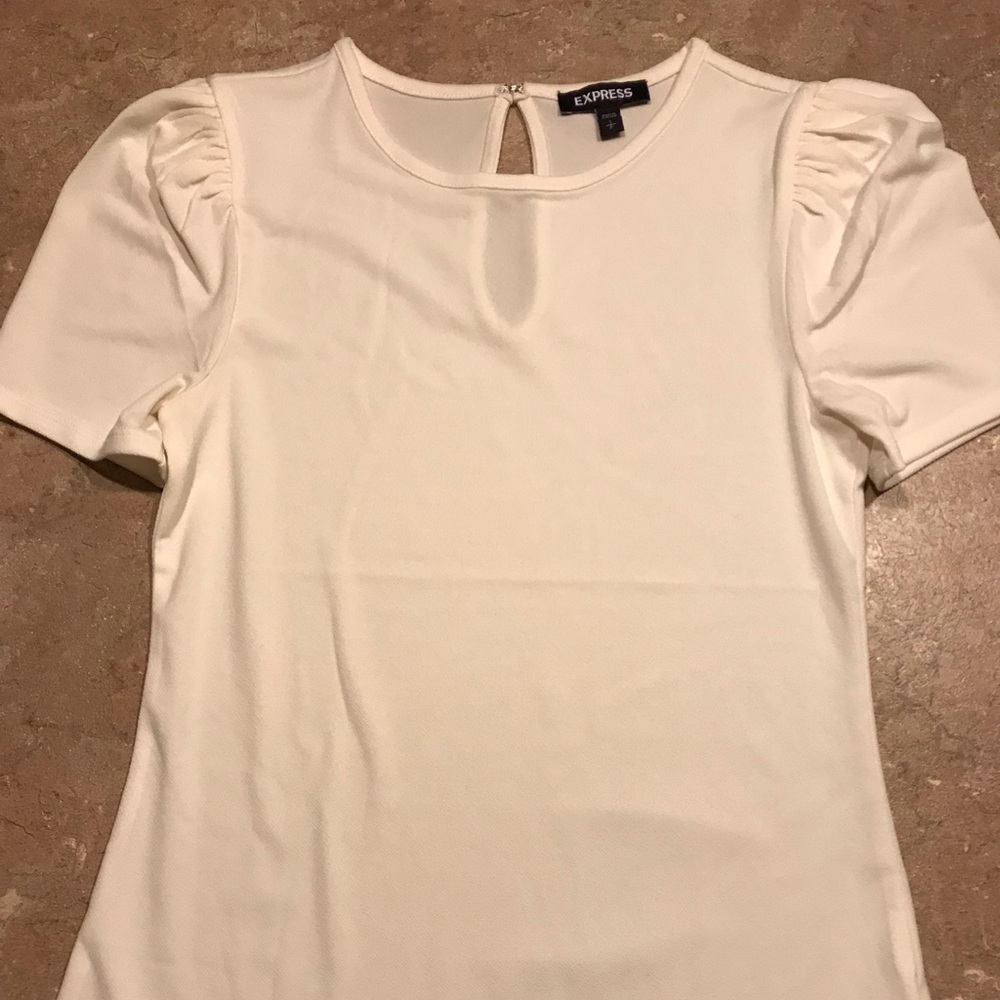 Flounce sleeve Express top